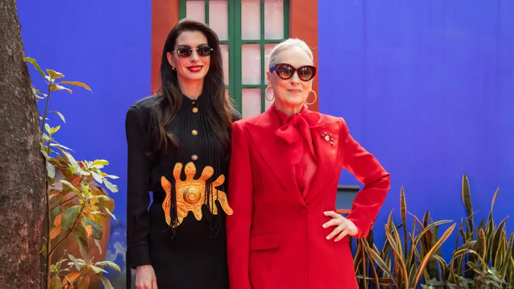 “El Diablo Viste a la Moda 2”: Meryl Streep y Anne Hathaway deslumbran en México en el inicio de su tour global