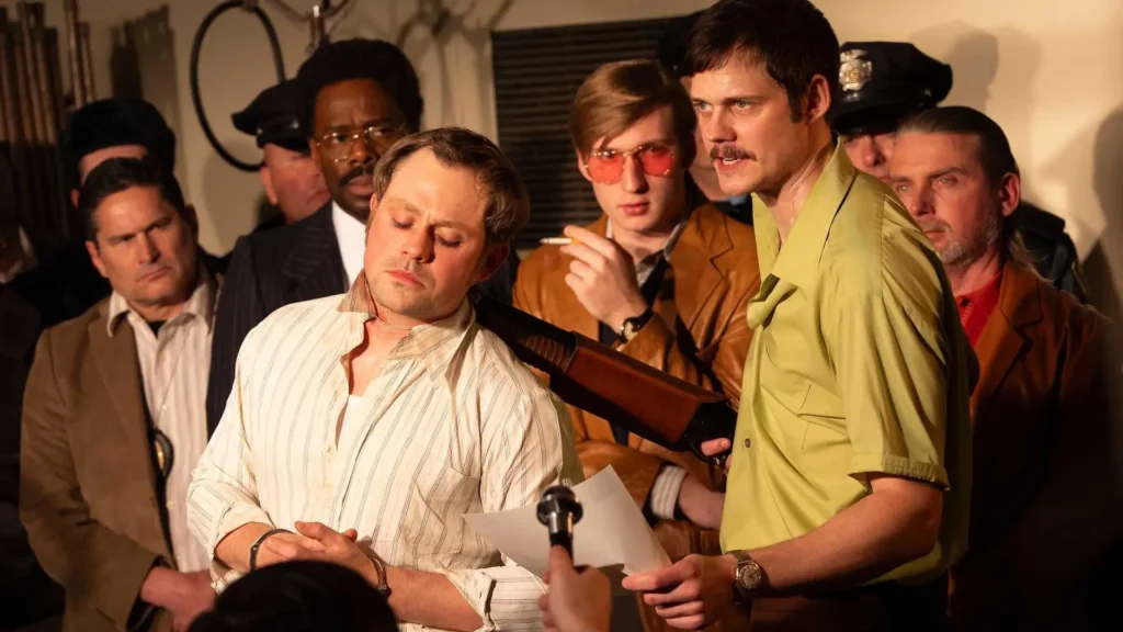 “La Negociación”: Bill Skarsgård y Al Pacino protagonizan un thriller de rehenes que llega al cine este 20 de agosto “La Negociación”: Bill Skarsgård y Al Pacino protagonizan un thriller de rehenes que llega al cine este 20 de agosto