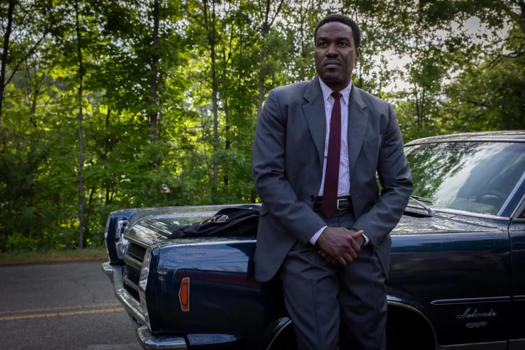 “A Cualquier Precio”: Yahya Abdul-Mateen II y Mark Wahlberg se unen en un thriller criminal que llega a los cines este 24 de setiembre